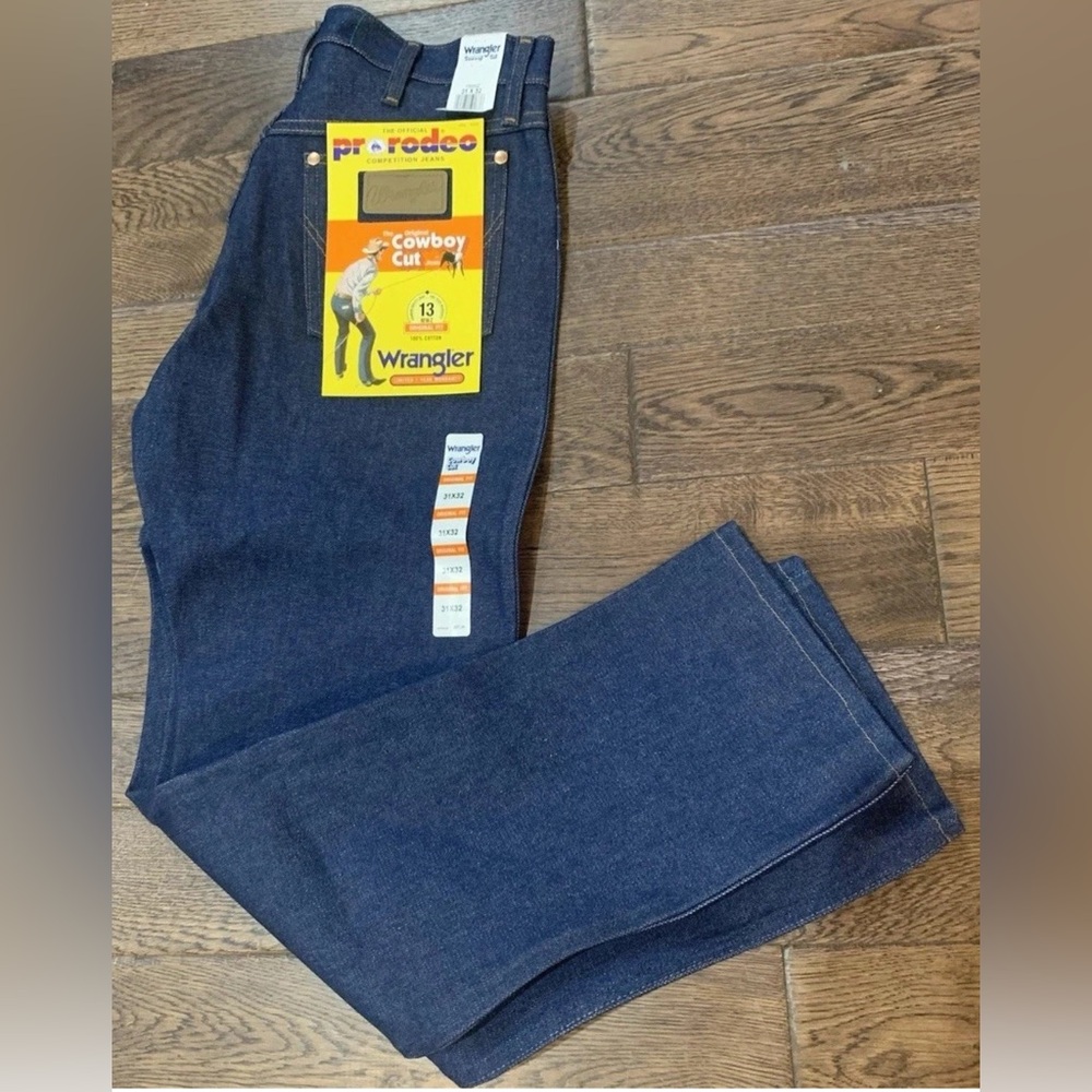 Men’s- Wrangler 13MWZ Original Cowboy Cut   Pro Rodeo New With Tags - size 31x32